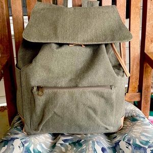 NWOT Cinch Flap Top BackPack Rucksack